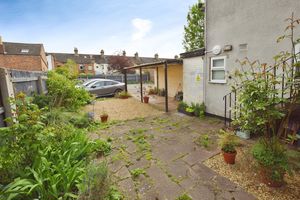 Communal Garden Area- click for photo gallery